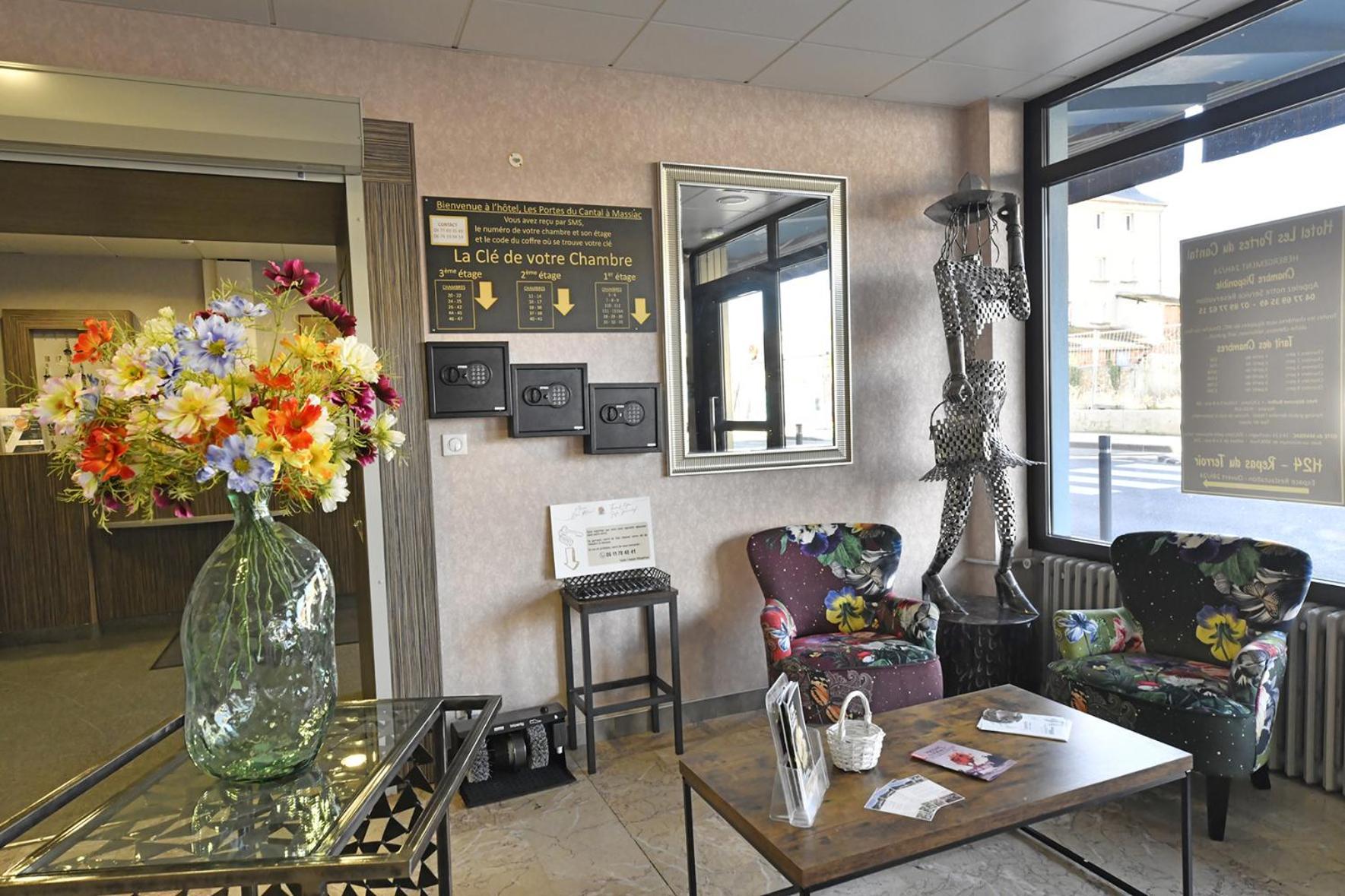 Les Portes Du Cantal Massiac Zewnętrze zdjęcie